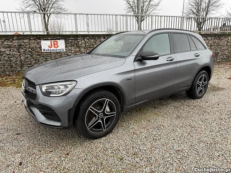 Usado Mercedes GLC300e 320 HP (235 kW) 2021 Cinza SUV