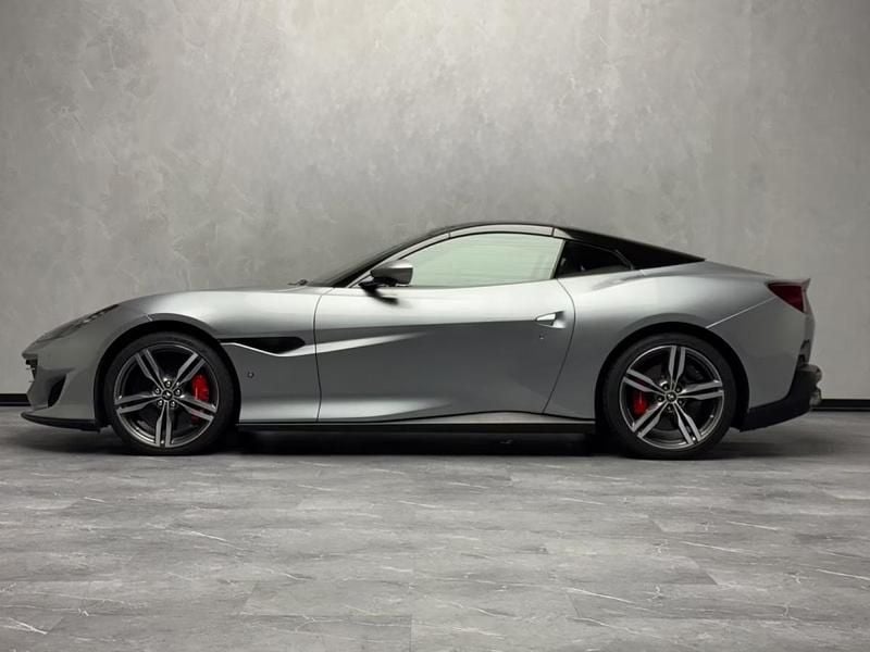 Cinza Usado 2020 Ferrari Portofino Cabrios | € 207.500 - Imagem 1/2