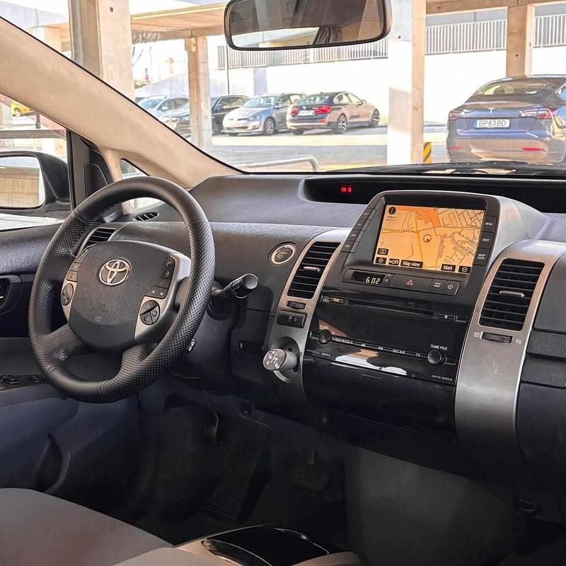 Usado Toyota Prius 110 HP (80 kW) 2008 Cinzento Citadino