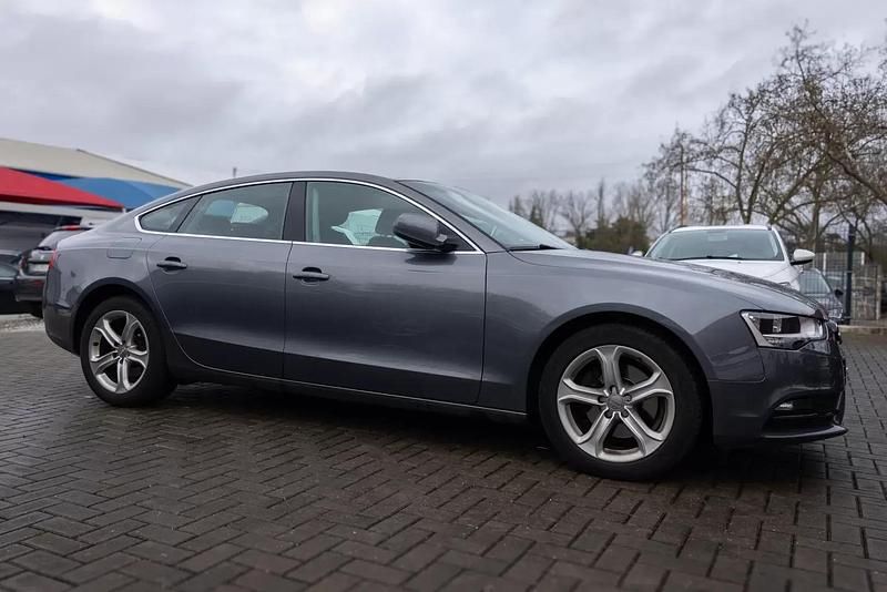 Usado Audi A5 Sportback Exclusive 150 HP (110 kW) 2015 Cinza antracite Citadino