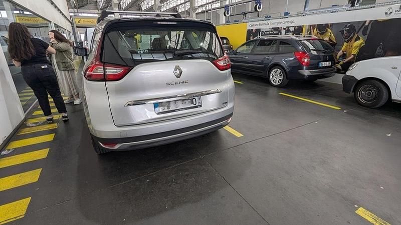 Usado 2018 Renault Scénic IV Monovolume | € 17.500 (Preço justo) - Imagem 1/4
