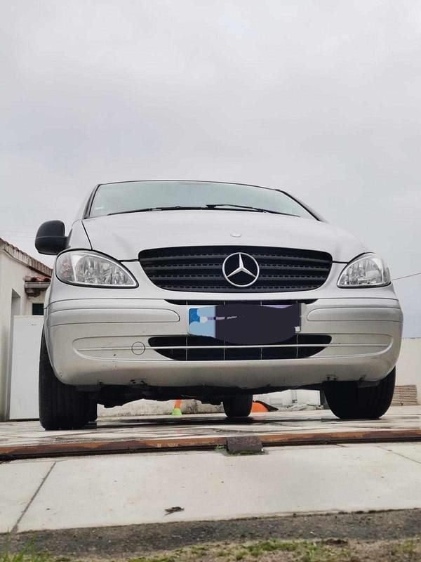Cinzento Usado 2005 Mercedes Viano Monovolume | € 9.000 - Imagem 1/4