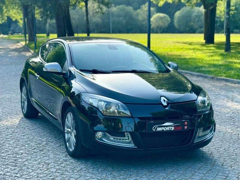 Preto Usado 2013 Renault Mégane III Coupé | € 12.999 (Caro) - Imagem 1/4