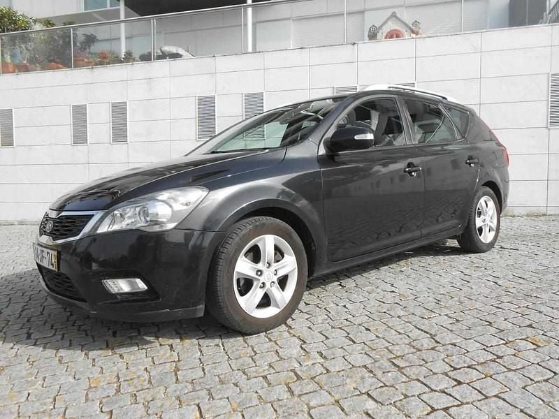 Usado Kia Ceed 109 HP (80 kW) 2010 Preto Citadino