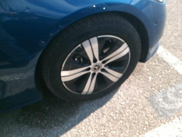 Azul spectral Usado 2023 Mercedes C220 | € 49.500 (Caro) - Imagem 1/4