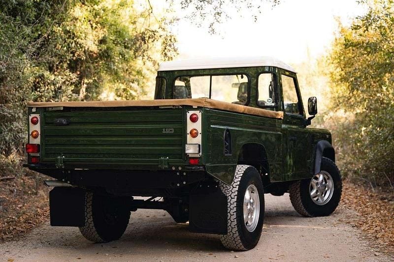 Usado Land Rover Defender 113 HP (83 kW) 1995 Verde SUV