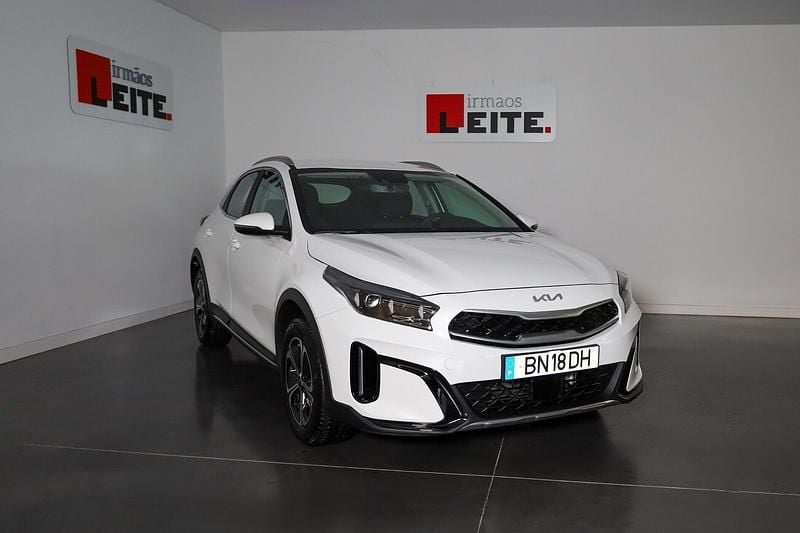 Branco Novo 2024 Kia XCeed SUV | € 33.490 (Preço elevado) - Imagem 1/4
