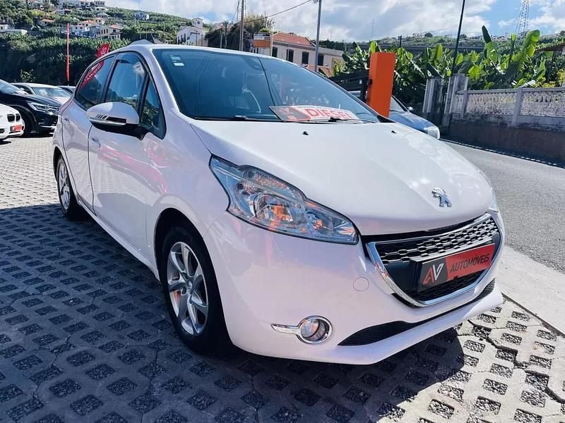 Usado Peugeot 208 Active 68 HP (50 kW) 2013 Branco Citadino