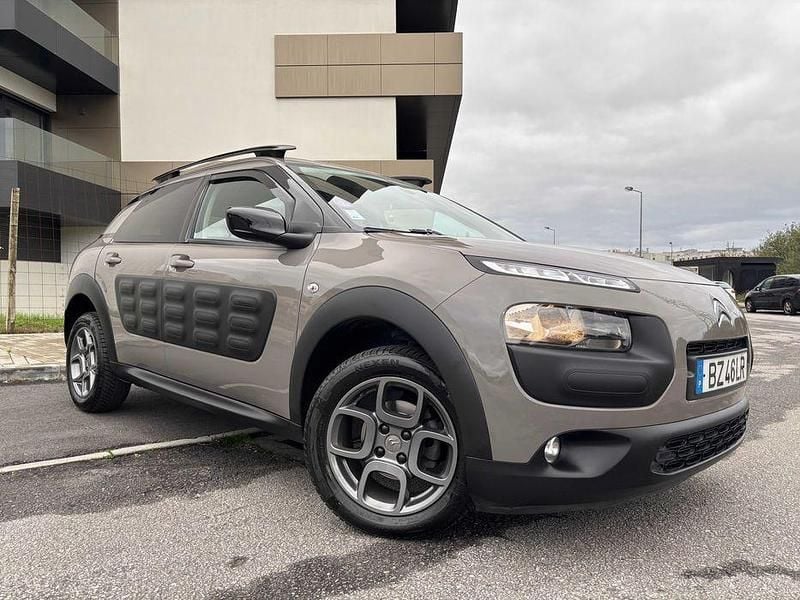 Usado 2016 Citroën C4 Cactus PureTech Citadino | € 10.350 (Preço justo) - Imagem 1/4