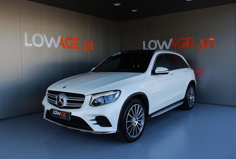 Branco Usado 2016 Mercedes GLC220 AMG line SUV | € 34.750 - Imagem 1/4