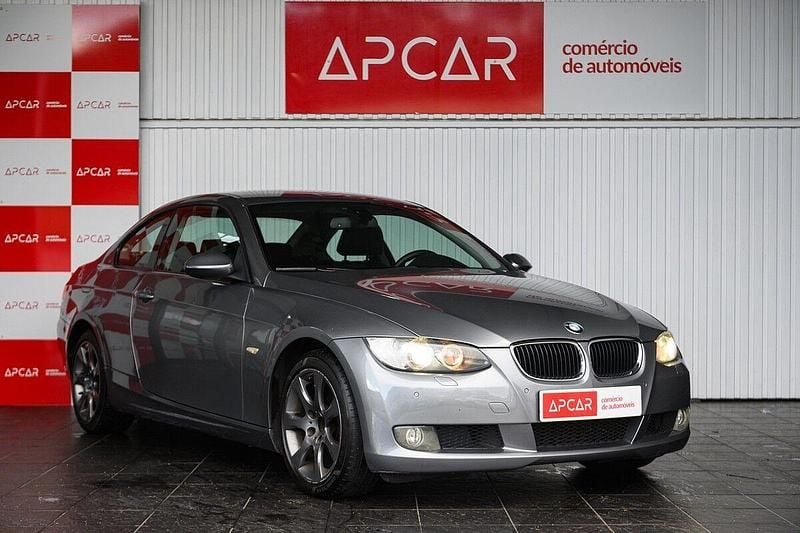 Usado BMW 320 177 HP (130 kW) 2007 Cinza Coupé