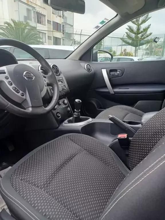 Usado Nissan Qashqai 105 HP (77 kW) 2008 Cinzento SUV