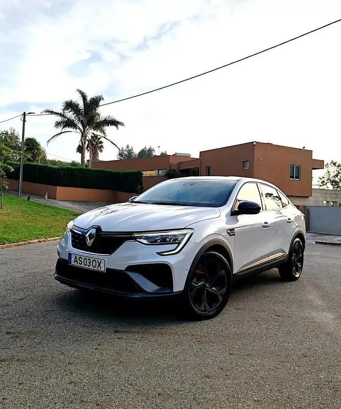 Branco Usado 2022 Renault Arkana R.S. SUV | € 25.750 (Preço elevado) - Imagem 1/4