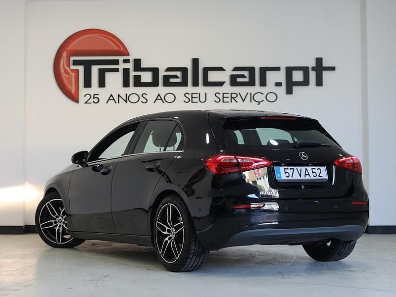 Usado Mercedes A180 Style 116 HP (85 kW) 2018 Preto