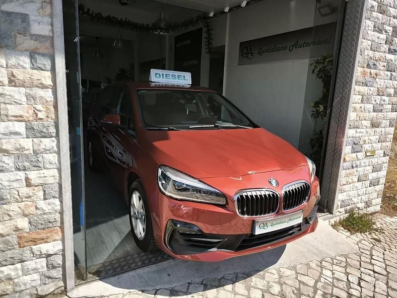 Bordeaux Usado 2020 BMW 216 Active Tourer Luxury Line Monovolume | € 15.950 (Bom preço) - Imagem 1/4