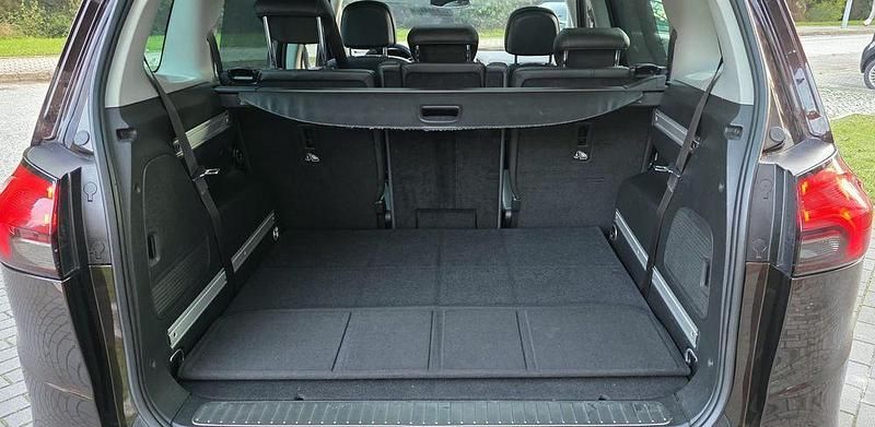 Usado Opel Zafira 165 HP (121 kW) 2012 Monovolume