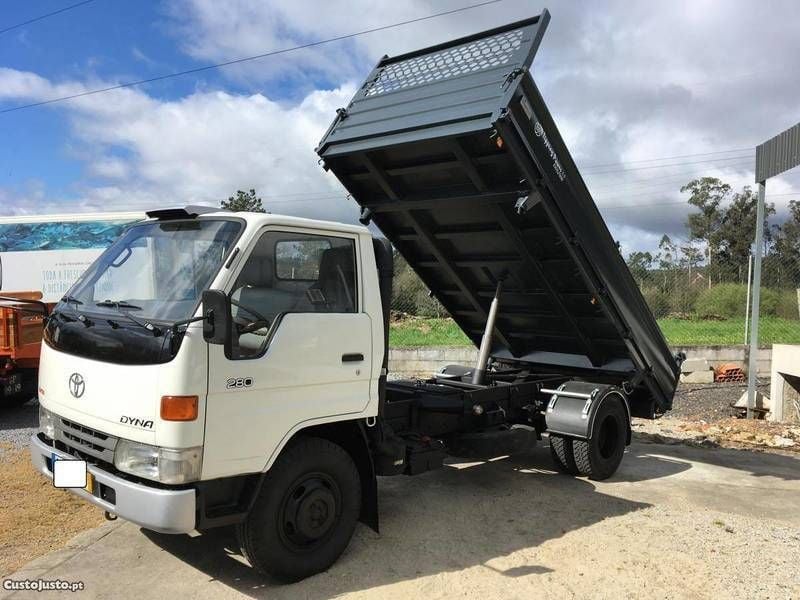 toyota-dyna-107-usados-de-11-websites-para-venda-autouncle