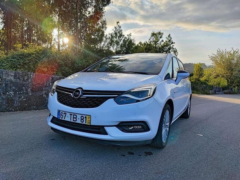Usado 2017 Opel Zafira Innovation Monovolume | € 15.500 (Preço justo) - Imagem 1/4
