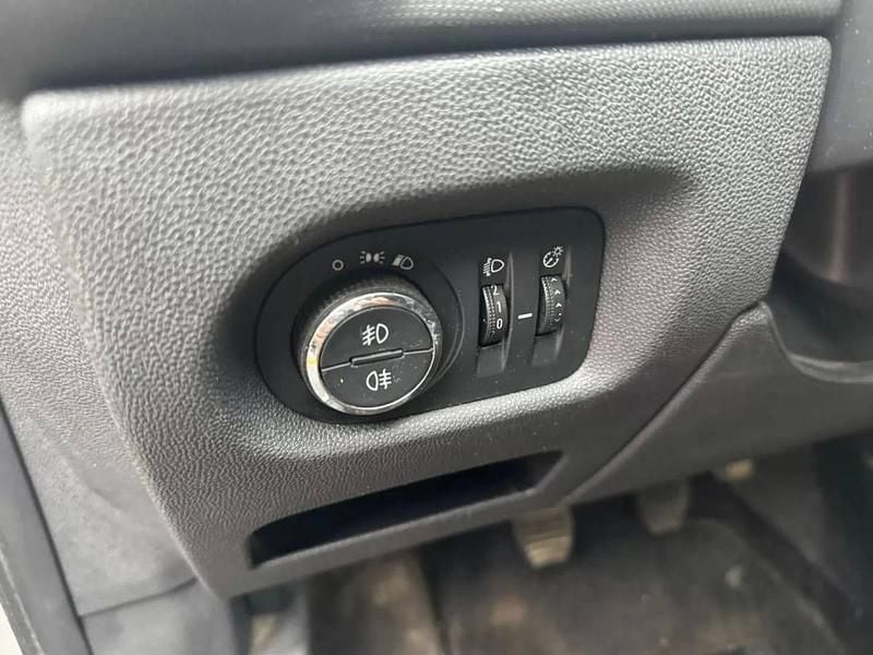 Usado Opel Corsa 95 HP (69 kW) 2010 Cinzento Citadino