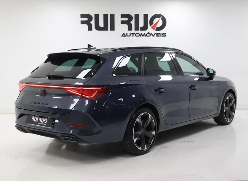 Usado Cupra Leon 150 HP (110 kW) 2024 Cinza Carrinha