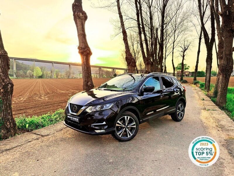 Preto Usado 2020 Nissan Qashqai N-Connecta SUV | € 20.750 (Preço justo) - Imagem 1/4