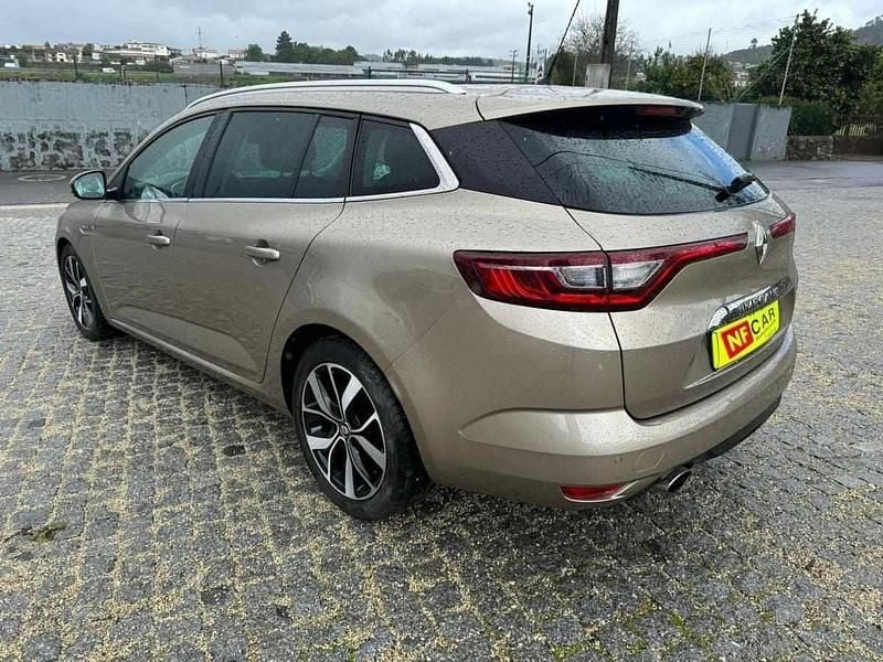 Usado Renault Mégane IV Bose Edition 130 HP (95 kW) 2017 Outro Citadino