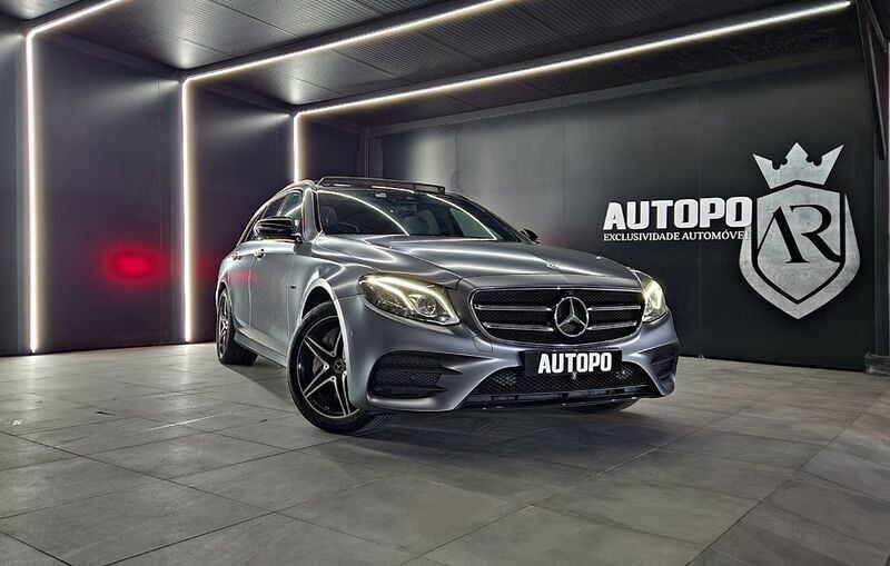 Cinzento Usado 2019 Mercedes E300 AMG line Carrinha | € 32.900 (Caro) - Imagem 1/4