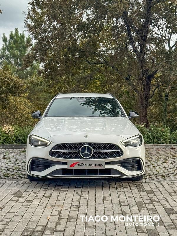 Usado Mercedes C300 Advanced 313 HP (230 kW) 2023 Branco Carrinha
