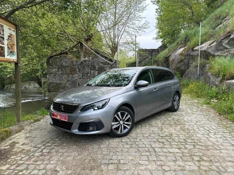 Cinzento (metalizado) Usado 2018 Peugeot 308 Allure Carrinha | € 15.500 (Preço elevado) - Imagem 1/4