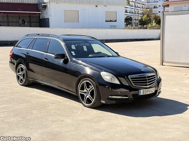 Preto Usado 2012 Mercedes E200 Carrinha | € 9.500 - Imagem 1/1