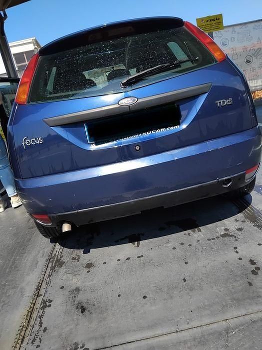 Usado Ford Focus 90 HP (66 kW) 2001 Sedan