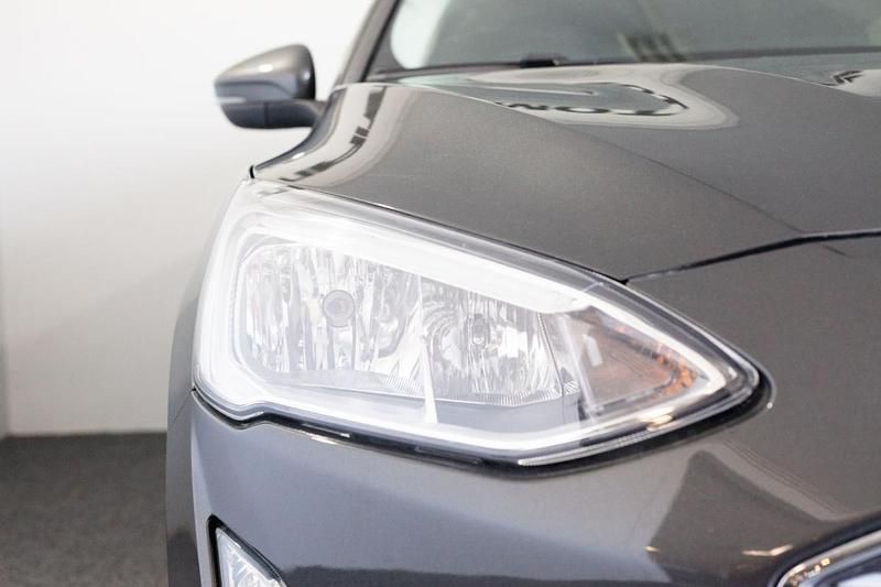 Usado Ford Focus Titanium 120 HP (88 kW) 2019 Antracite Carrinha