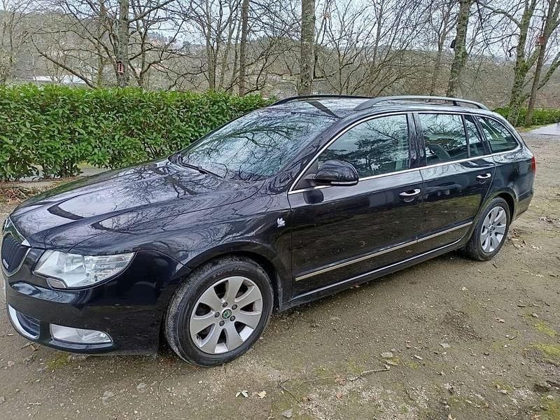 Usado Skoda Superb GreenLine 105 HP (77 kW) 2013 Sedan