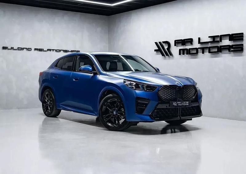 Azul escuro Usado 2024 BMW iX2 Comfort Edition SUV | € 44.950 (Super Preço) - Imagem 1/4