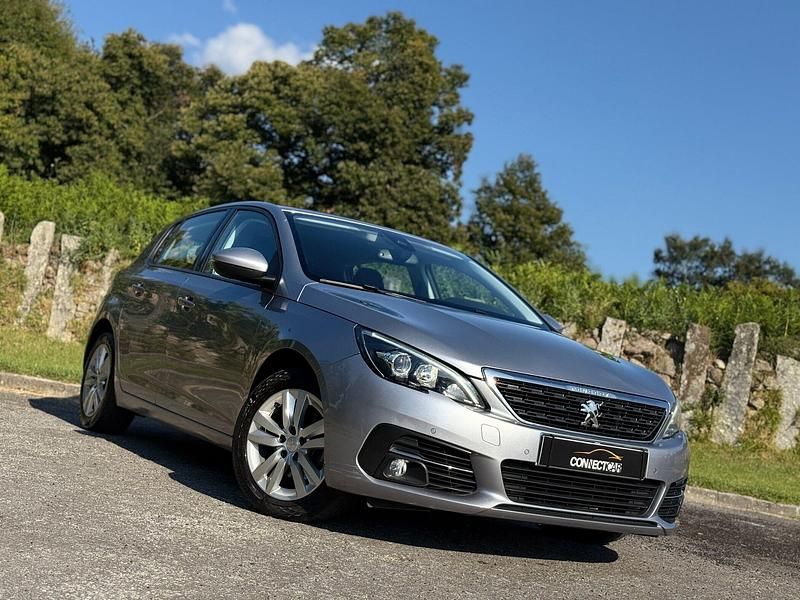 Cinza Usado 2018 Peugeot 308 Active Sedan | € 11.900 (Preço justo) - Imagem 1/4