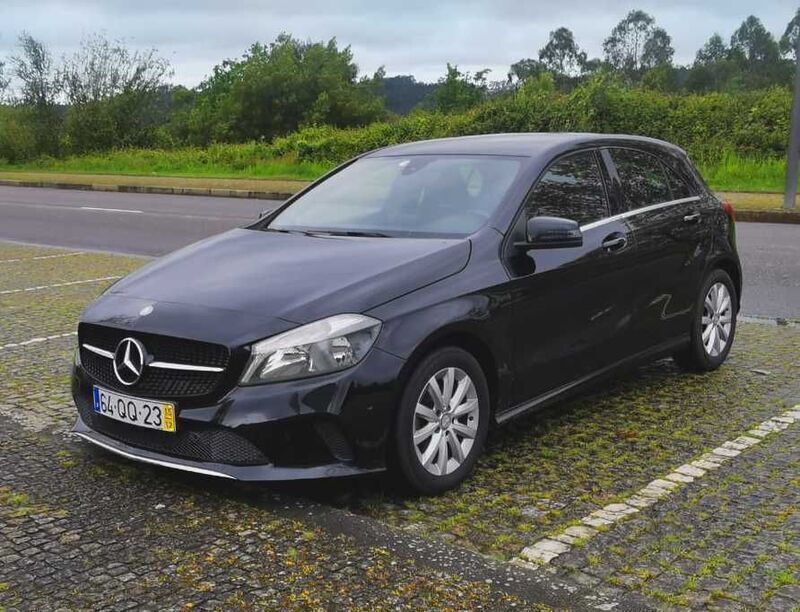 Preto Usado 2015 Mercedes A180 Sedan | € 18.350 (Preço elevado) - Imagem 1/4