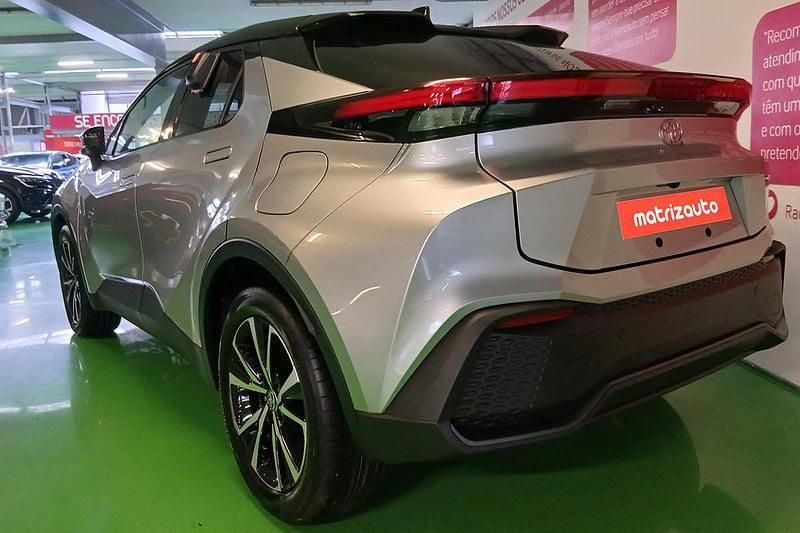 Novo Toyota C-HR 223 HP (164 kW) 2025 SUV