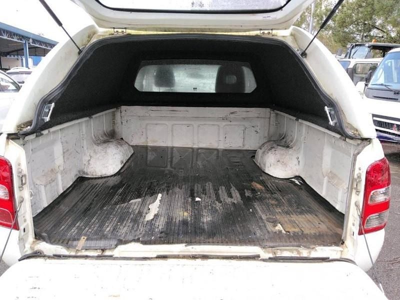 Usado Mitsubishi L200 Invite 154 HP (113 kW) 2019 Branco Pickup