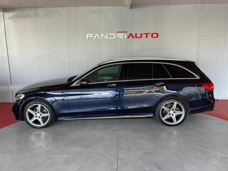 Usado Mercedes C200 AMG 136 HP (100 kW) 2017 Azul escuro Carrinha