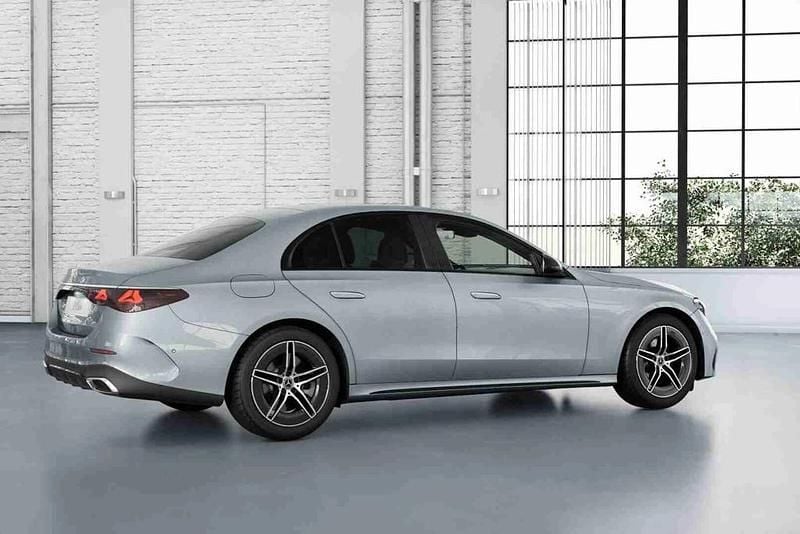 Novo Mercedes E300 197 HP (144 kW) 2025 Prateado Sedan
