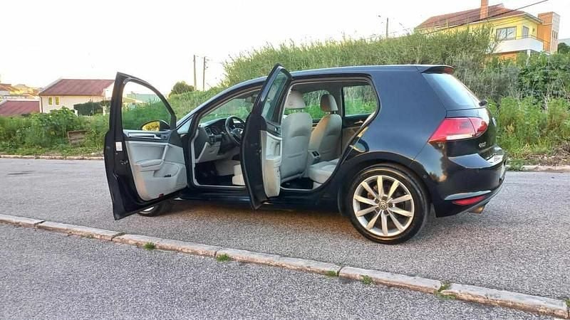 Usado VW Golf VII 105 HP (77 kW) 2014 Preto Citadino