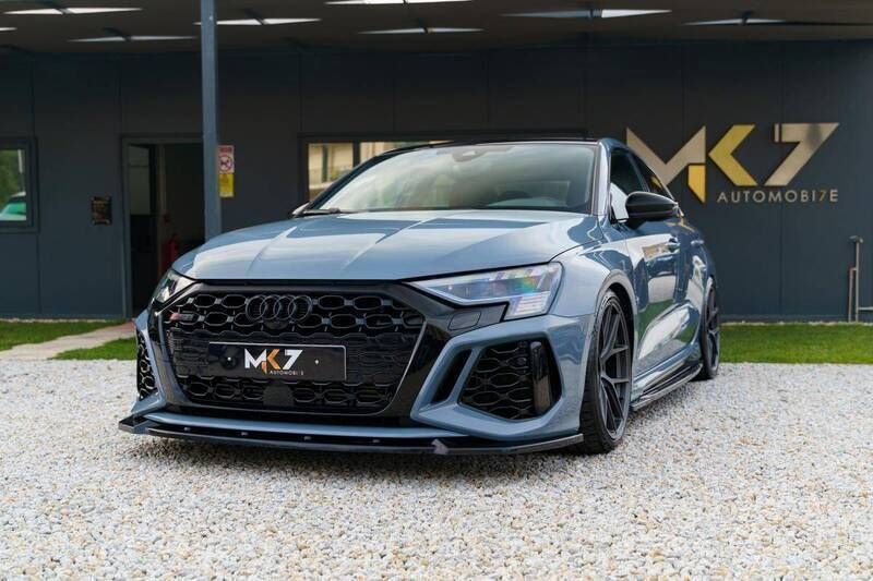 Cinzento Usado 2022 Audi RS3 Citadino | € 79.990 - Imagem 1/4