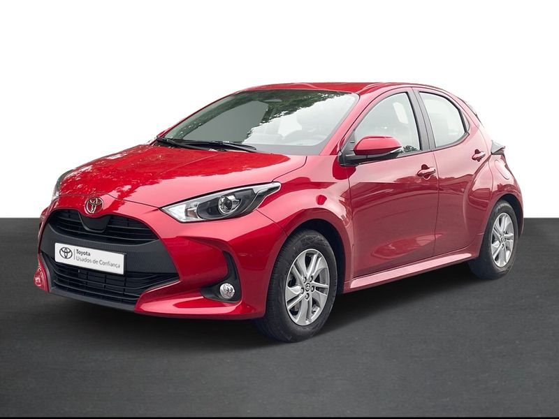 Usado Toyota Yaris Comfort 92 HP (67 kW) 2024 Vermelho (pintura metalizada especial) Citadino