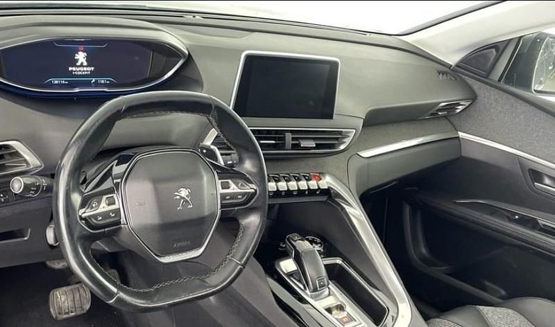 Usado Peugeot 5008 130 HP (95 kW) 2017 Cinzento