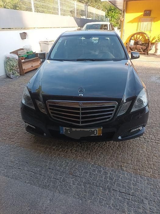 Usado Mercedes E250 Avantgarde 204 HP (150 kW) 2009 Sedan