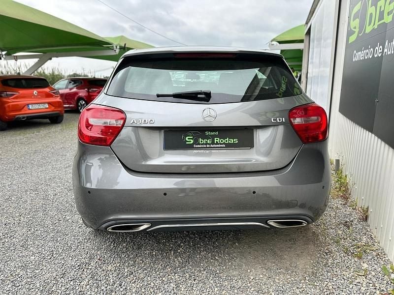 Usado Mercedes A180 109 HP (80 kW) 2015 Cinza