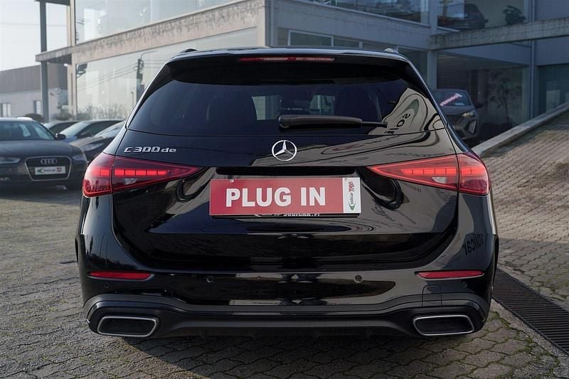 Usado Mercedes C300 AMG 313 HP (230 kW) 2024 Preto Carrinha
