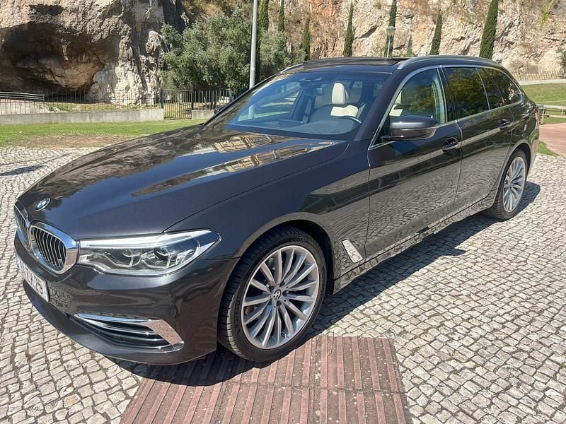 Cinza Usado 2020 BMW 520 Luxury Line Carrinha | € 34.450 (Bom preço) - Imagem 1/4