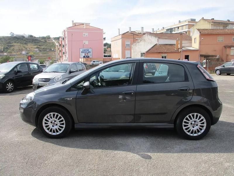 Cinzento Usado 2014 Fiat Punto Easy Citadino | € 5.900 (Bom preço) - Imagem 1/4