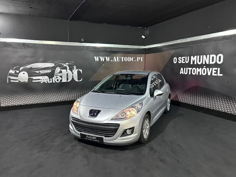 Cinza Usado 2011 Peugeot 207 Access | € 7.990 (Preço justo) - Imagem 1/4